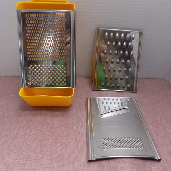 MCM Melamine Rasper Cheese Vegetable Grater Gustavsberg Sweden RARE Retro '70s - Picture 8 of 9